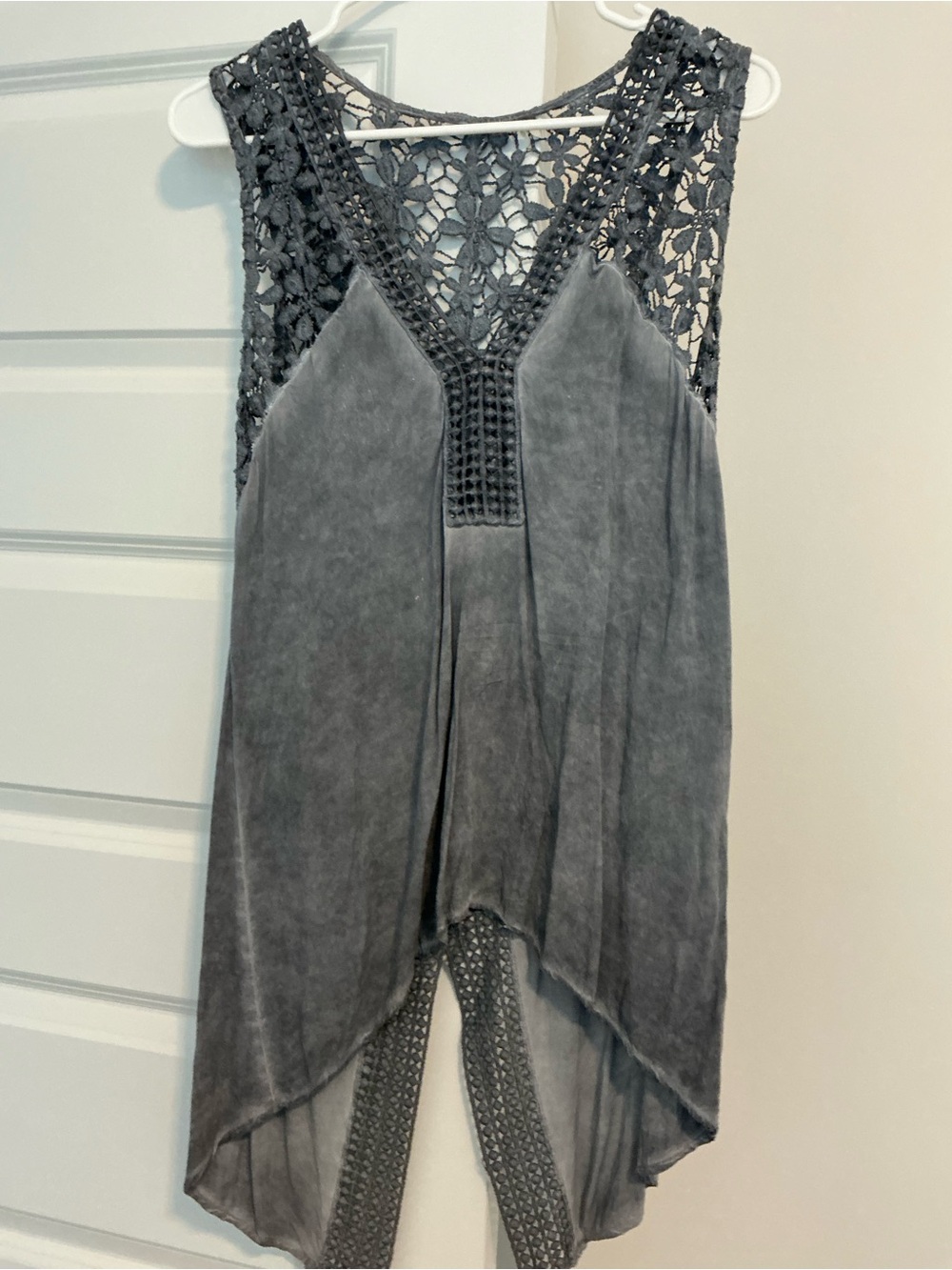 VENUS Gray Crochet-Detail Sleeveless High-Low Tank